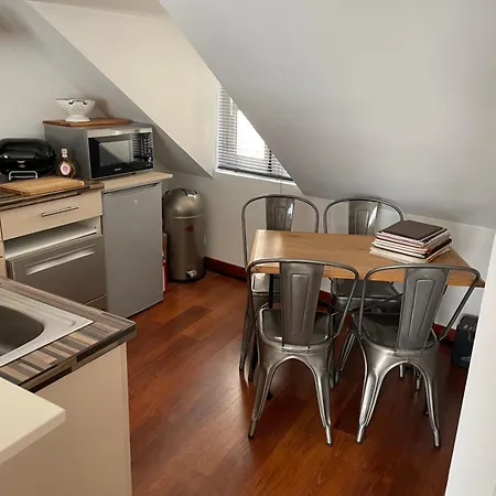 Appartement 2 Pièces De 46 M2 En Plein Cœur De *